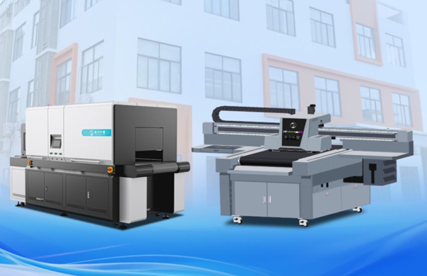 How Does a UV Flatbed Printer Achieve High-Precision Color Printing